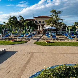 Hotell Sara, Mestre